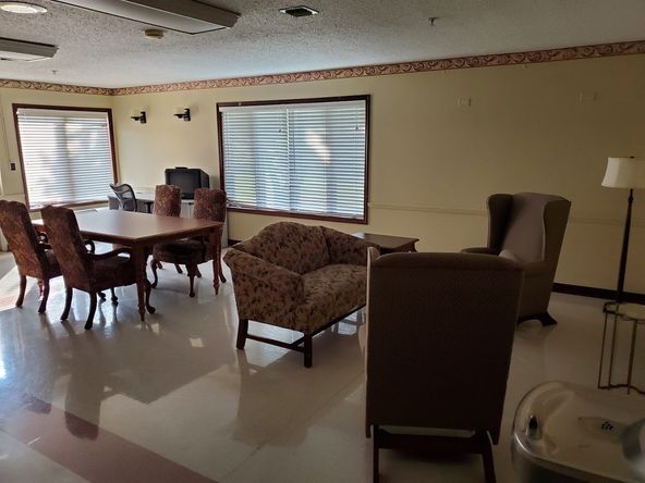 509 S Buck Rd, Le Roy, IL 61752